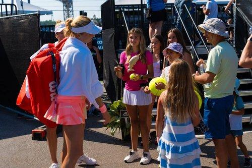 mobile - carousel-hero-element image-4